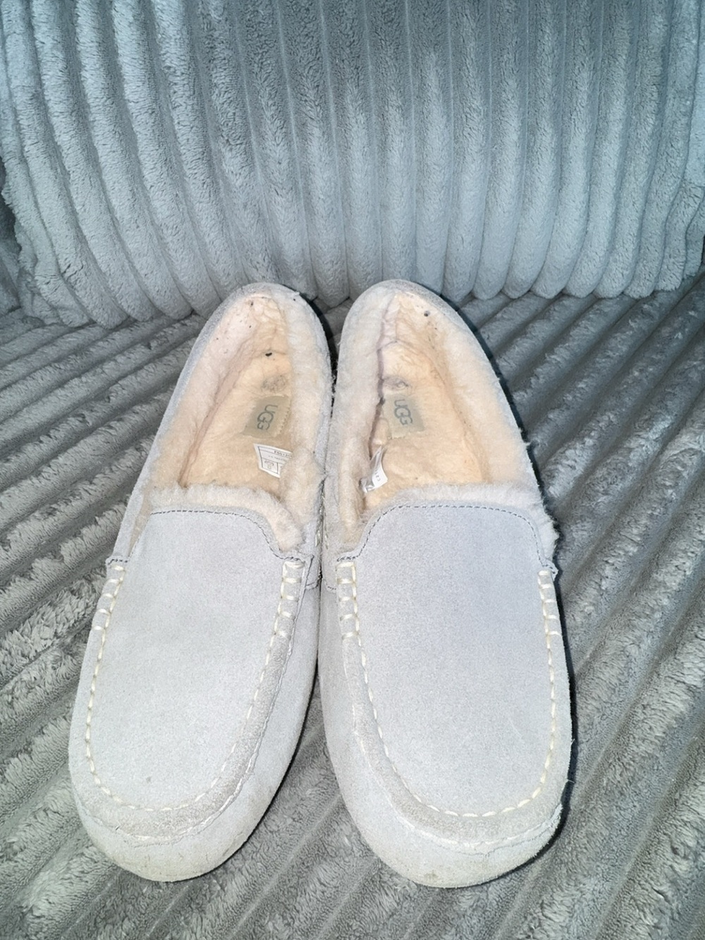 UGG women’s Ainsley slipper sz12